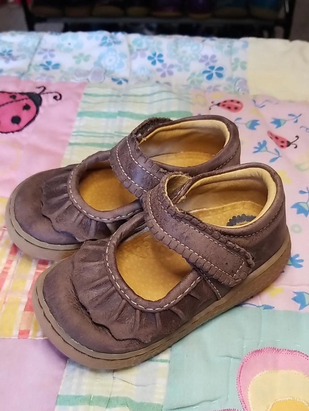 Livie & Luca Soft Originals Made in Mexico Vintage Brown Ruche Size 5